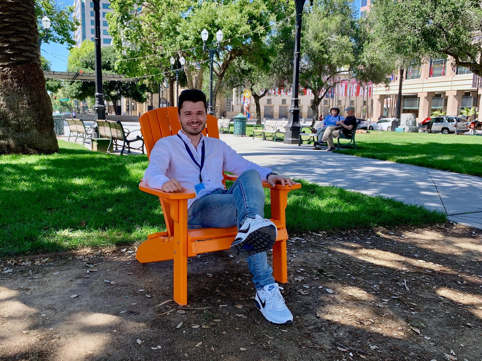 Han får miljoner att träna!