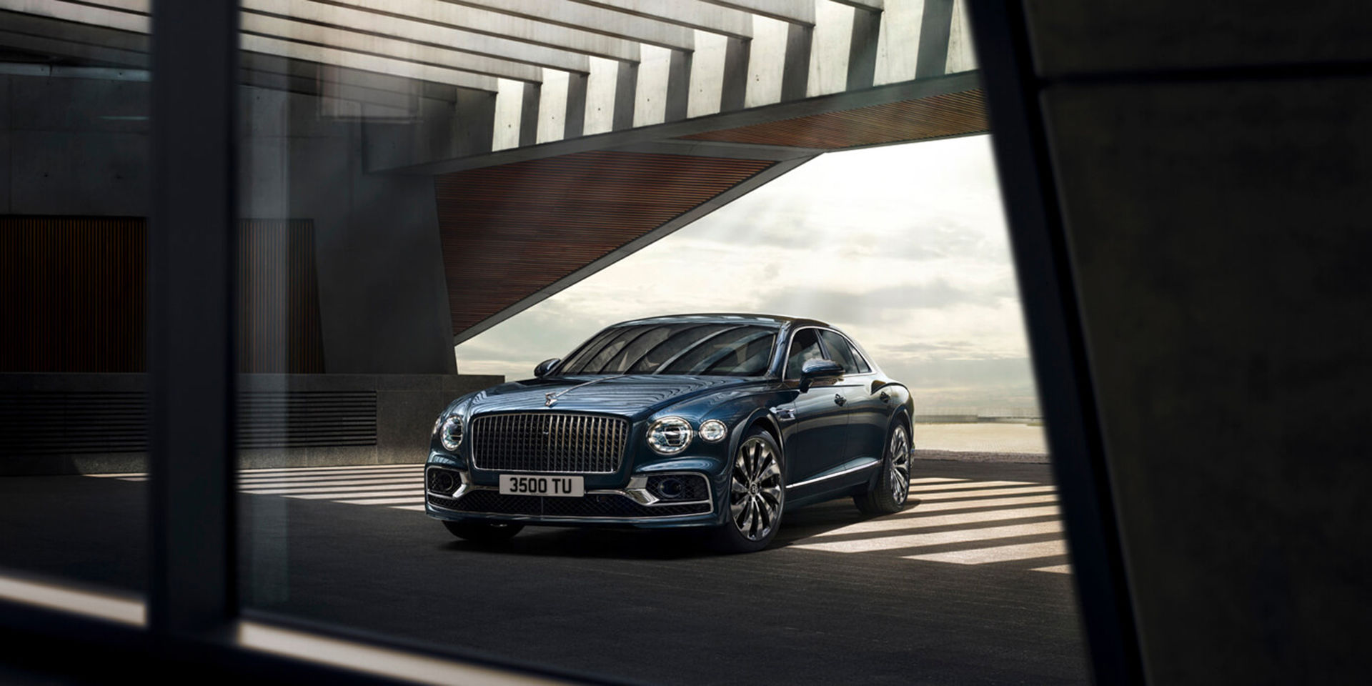 Bentley rullar ut nya Flying Spur