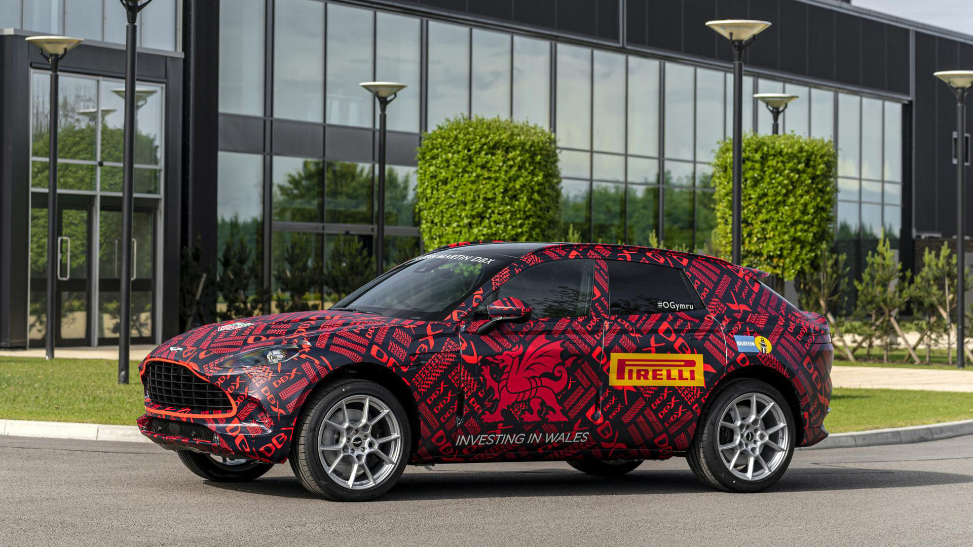 Nya bilder på Aston Martin DBX