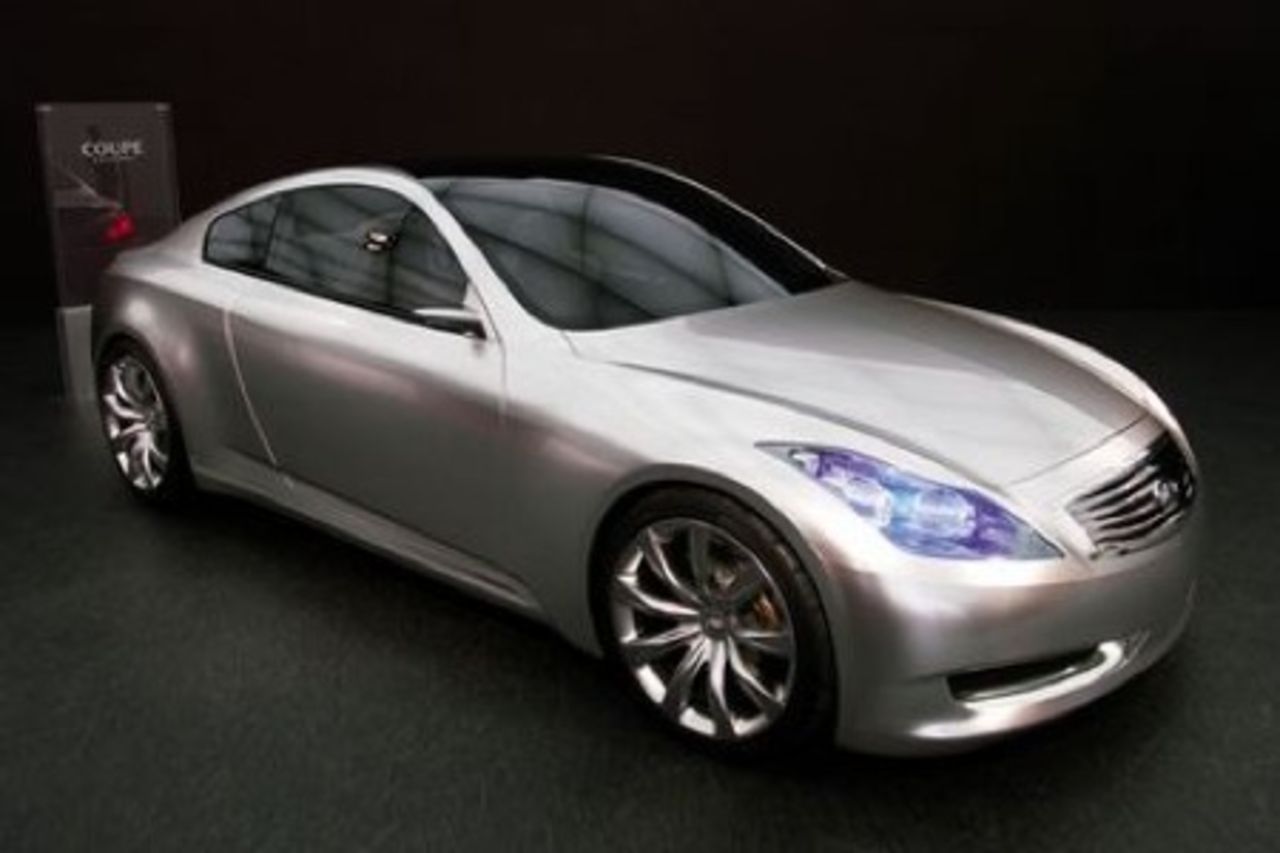 Super Infiniti med ljus glascoupé
