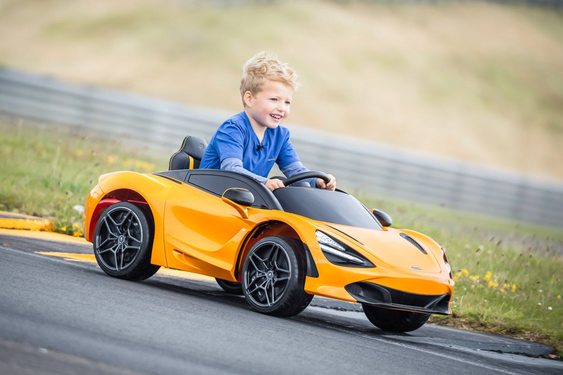En McLaren 720S för de små