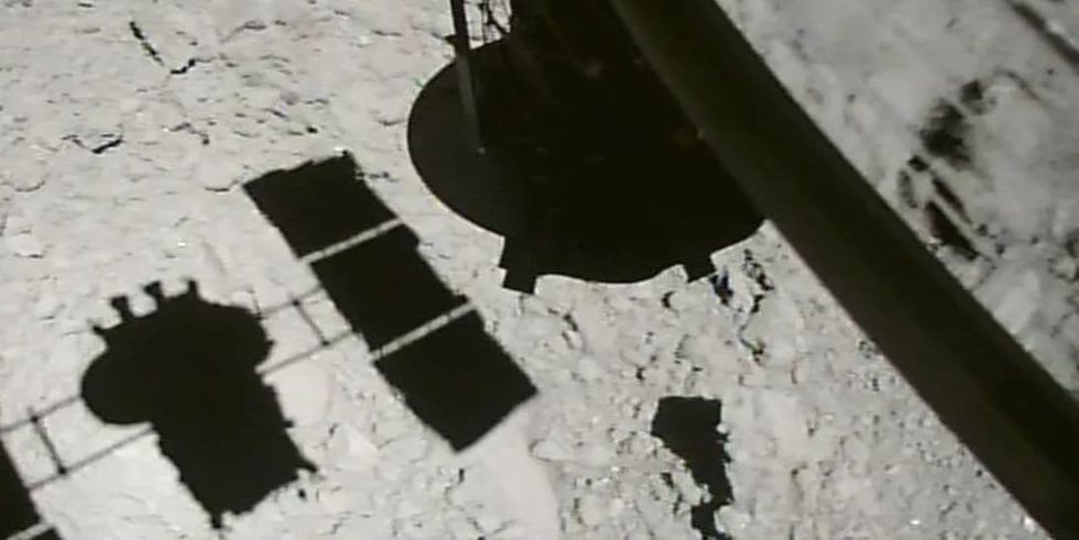 Hayabusa2 landar på asteroiden Ryugu för andra gången