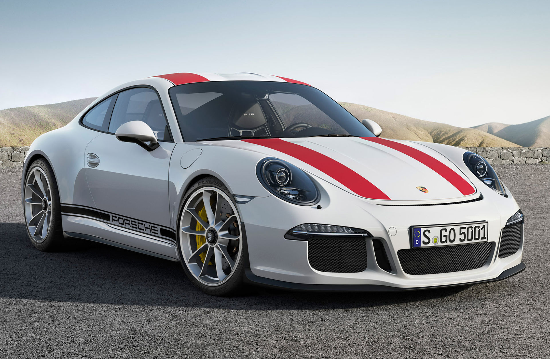 Sugmotorer och manuella lådor i minst tio år till för Porsche