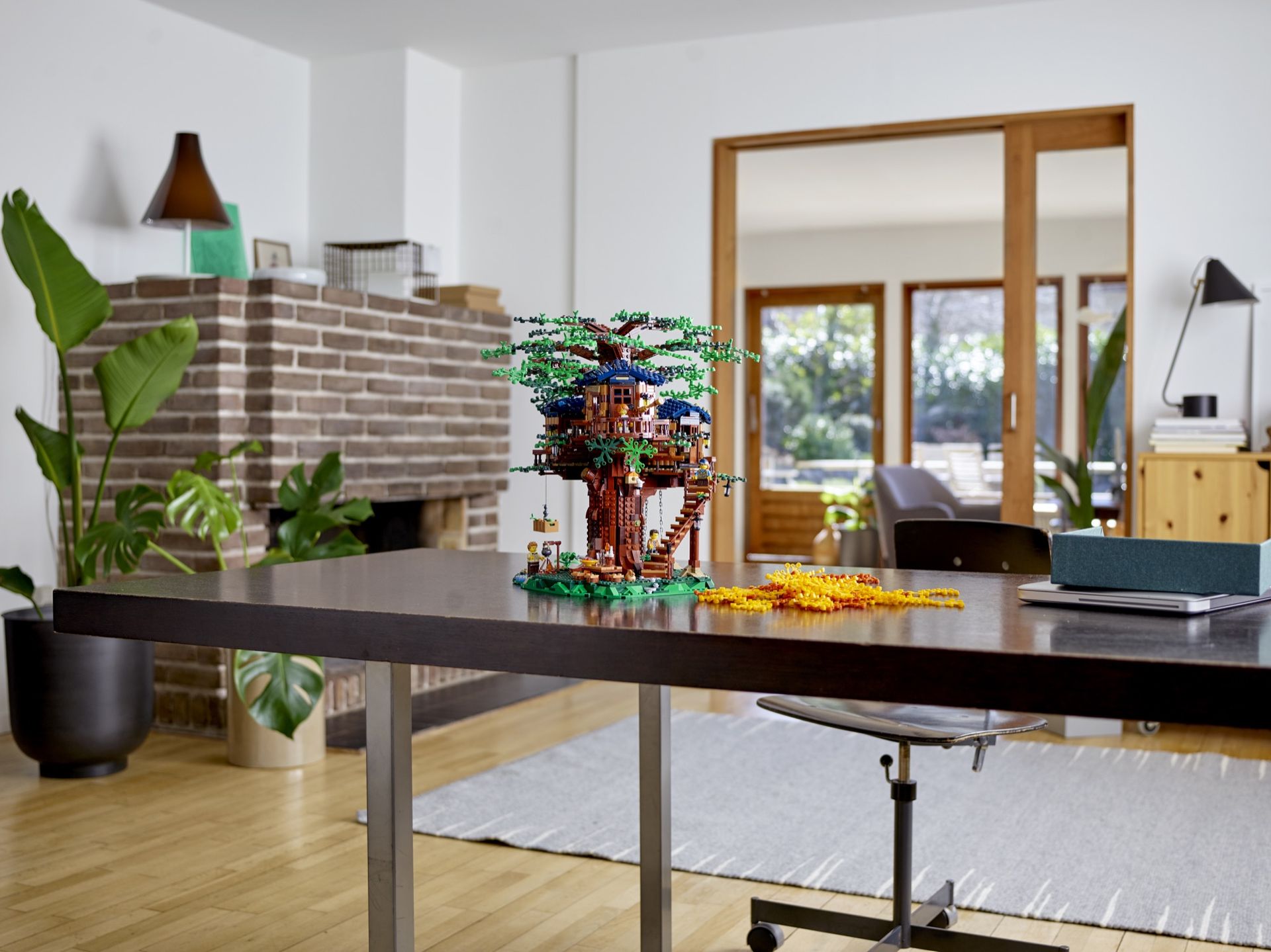 LEGO presenterar ett trähus