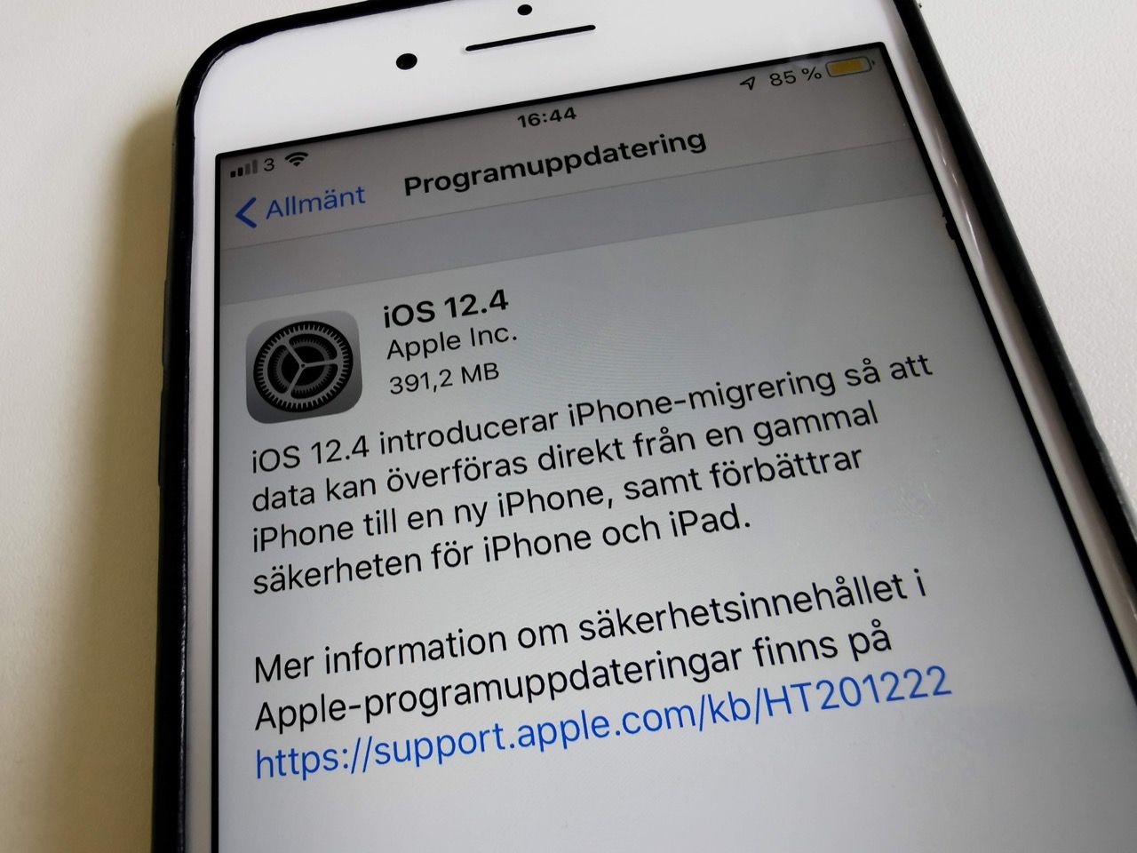 Google hittade sex buggar i Apples iMessage