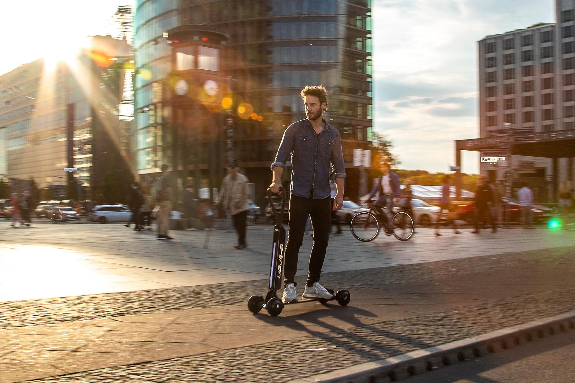Audi släpper elektrisk skatebord med styre