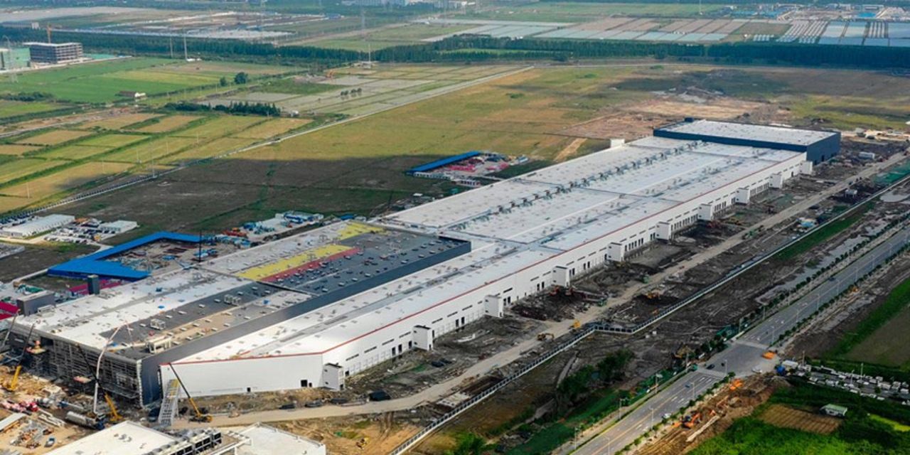 Tesla visar upp sin Gigafactory utanför Shanghai