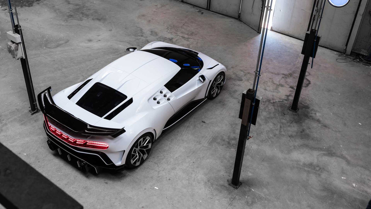 Bugatti presenterar Centodieci