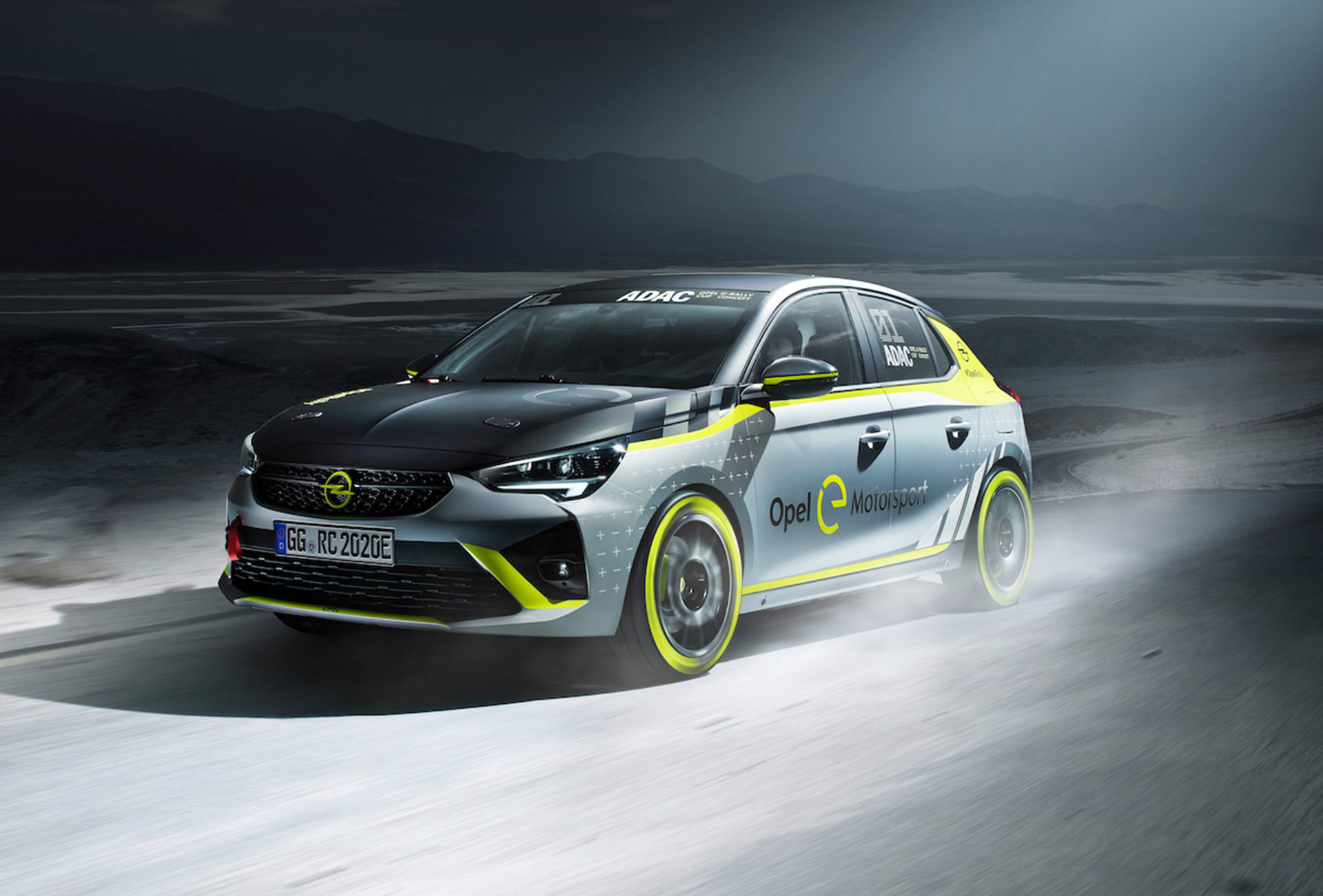 Det var en eldriven rally-Corsa under skynket