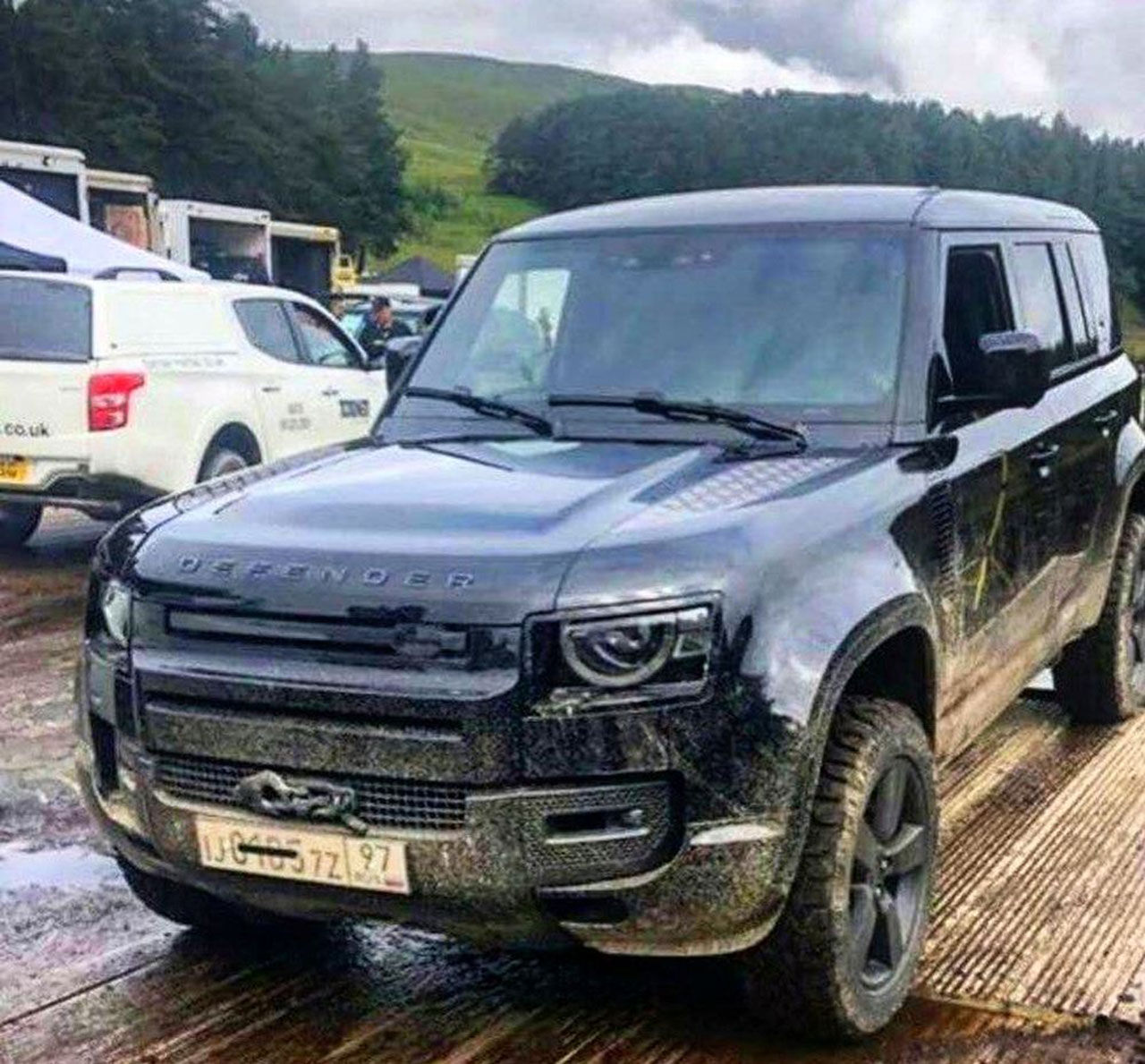 Nya Land Rover Defender läcker ut, igen