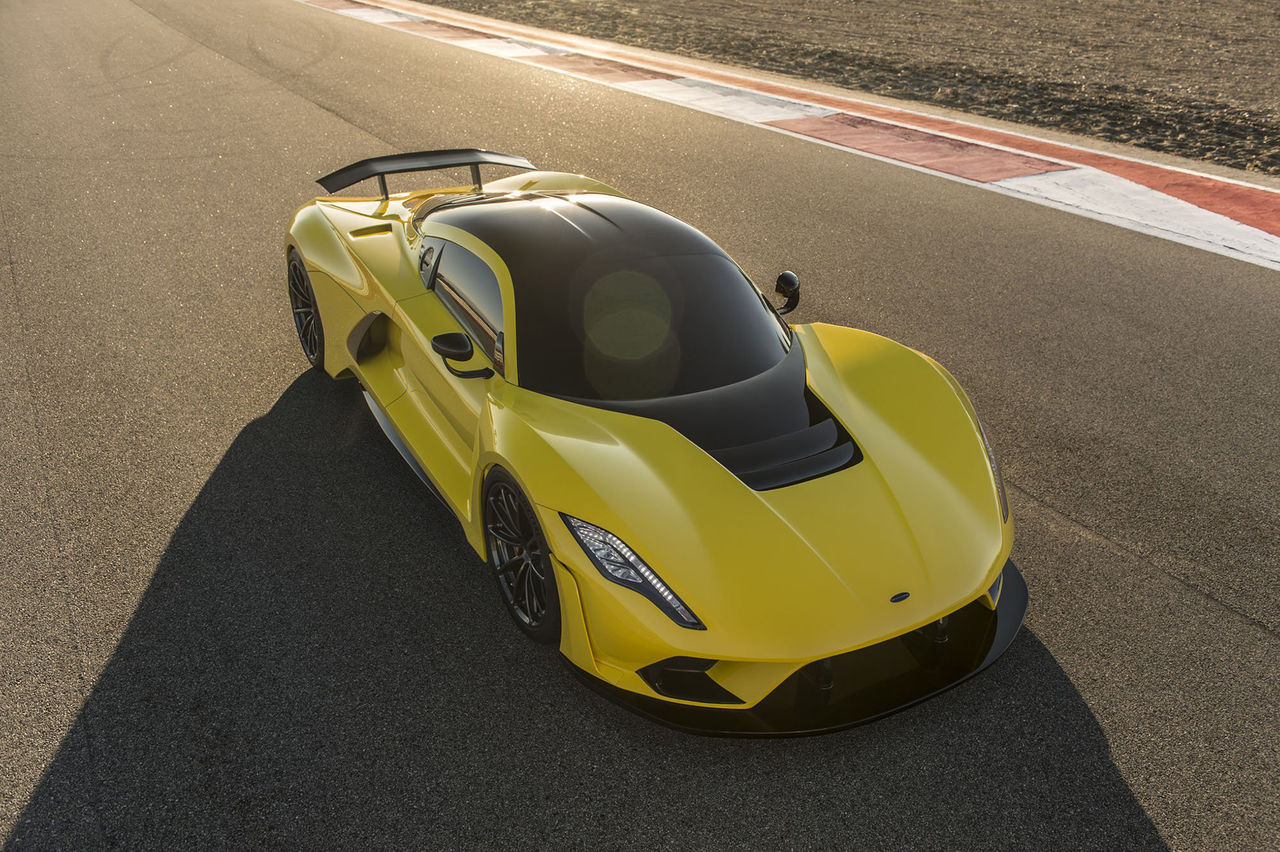 Hennessey grattar Bugatti till 490 km/h