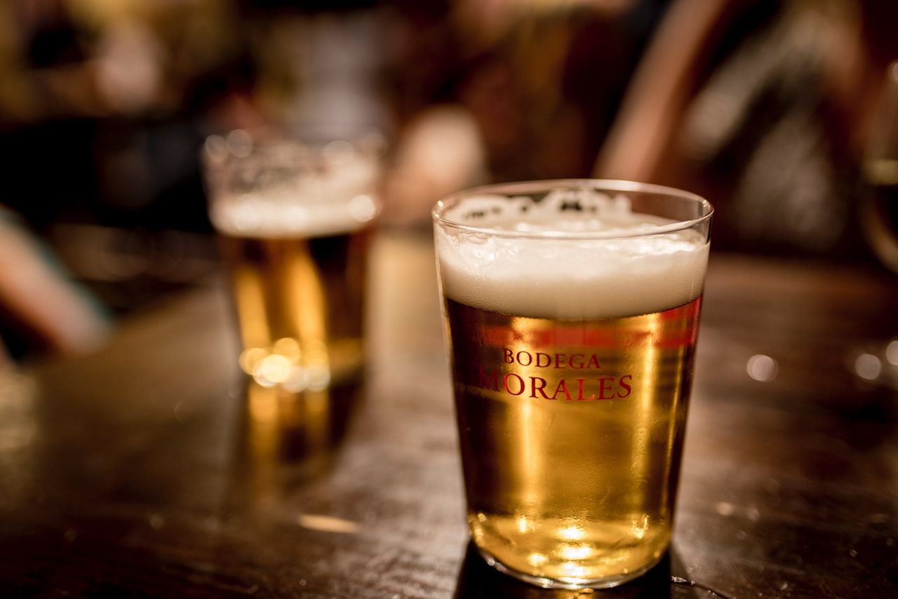 Vi fortsätter att dricka mindre alkohol