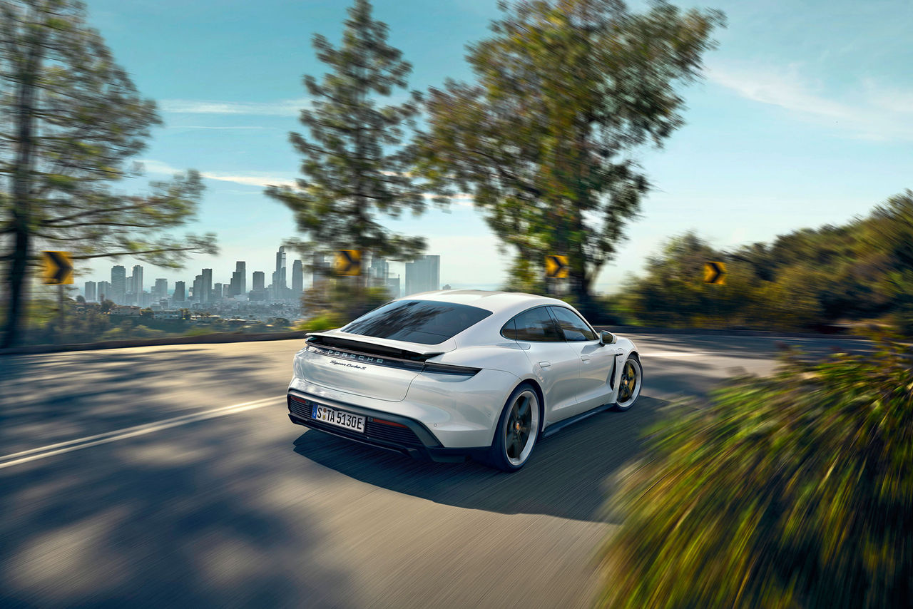 Så här låter Porsche Taycans fejkade motorljud
