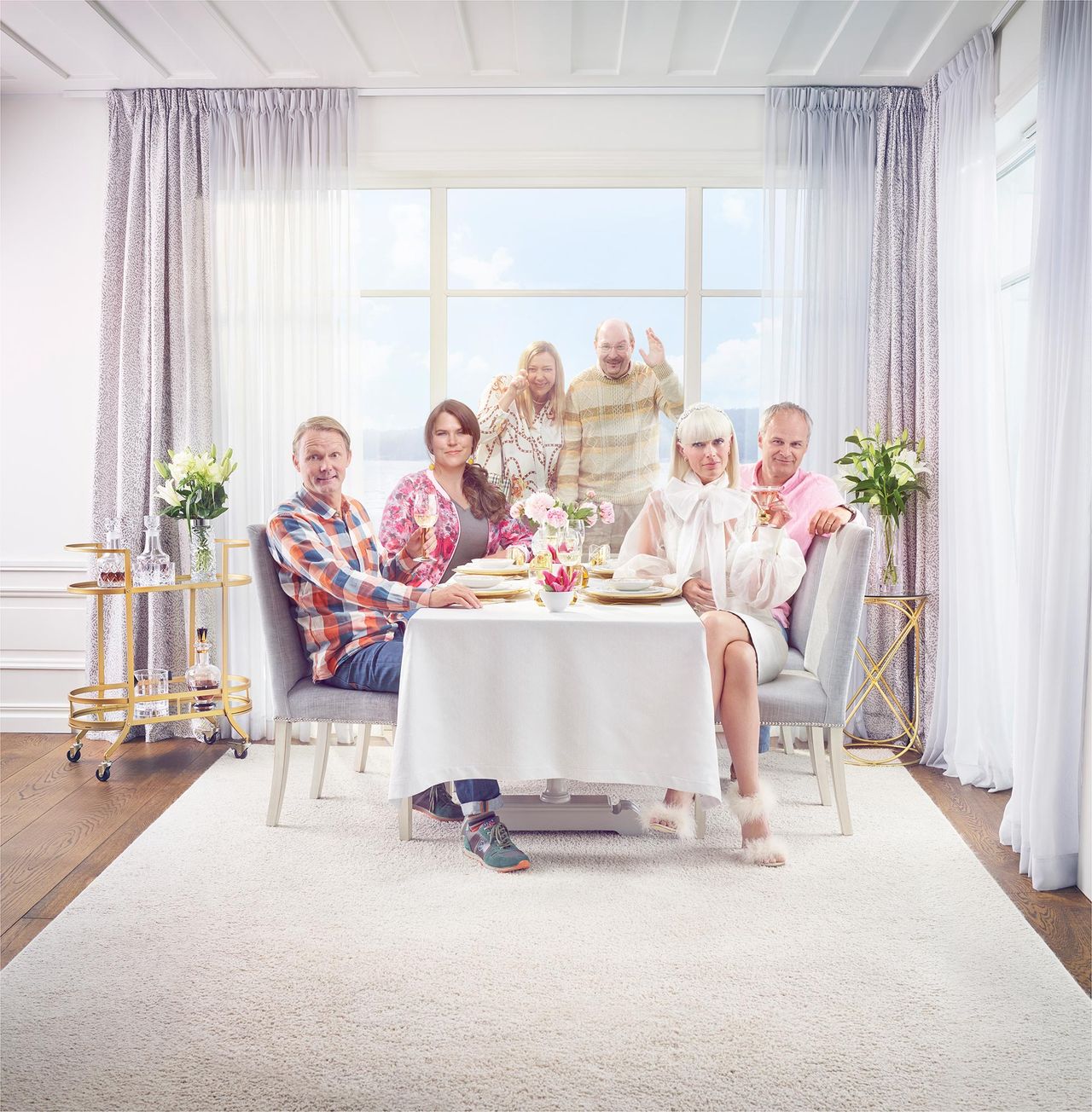 TV4 flyttar fram C Mores premiär av Solsidan