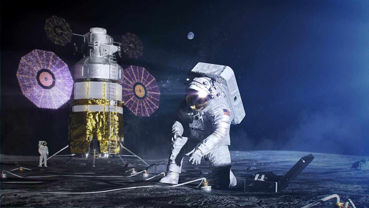 NASA visar upp ny rymddräkt