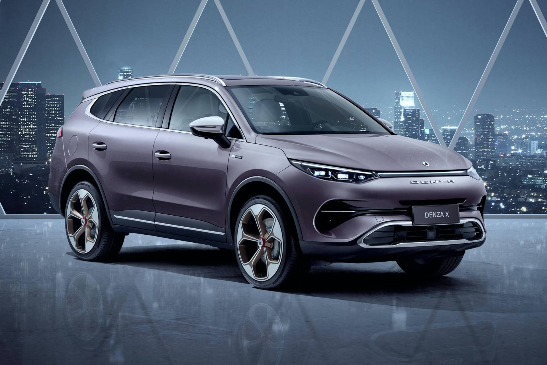Crossovern Denza X kommer som laddhybrid och ren elbil