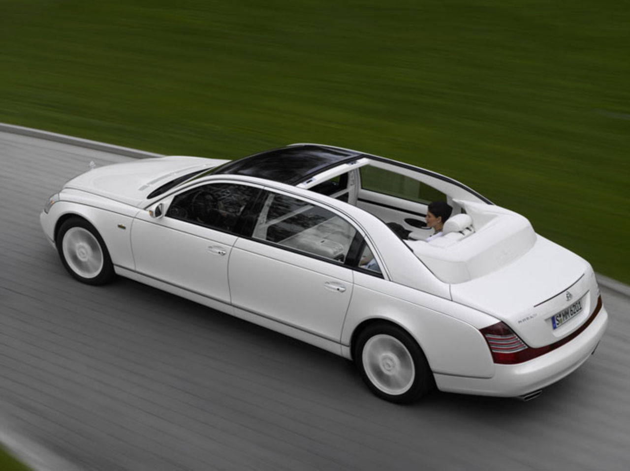 Maybach börjar tillverka Landaulet