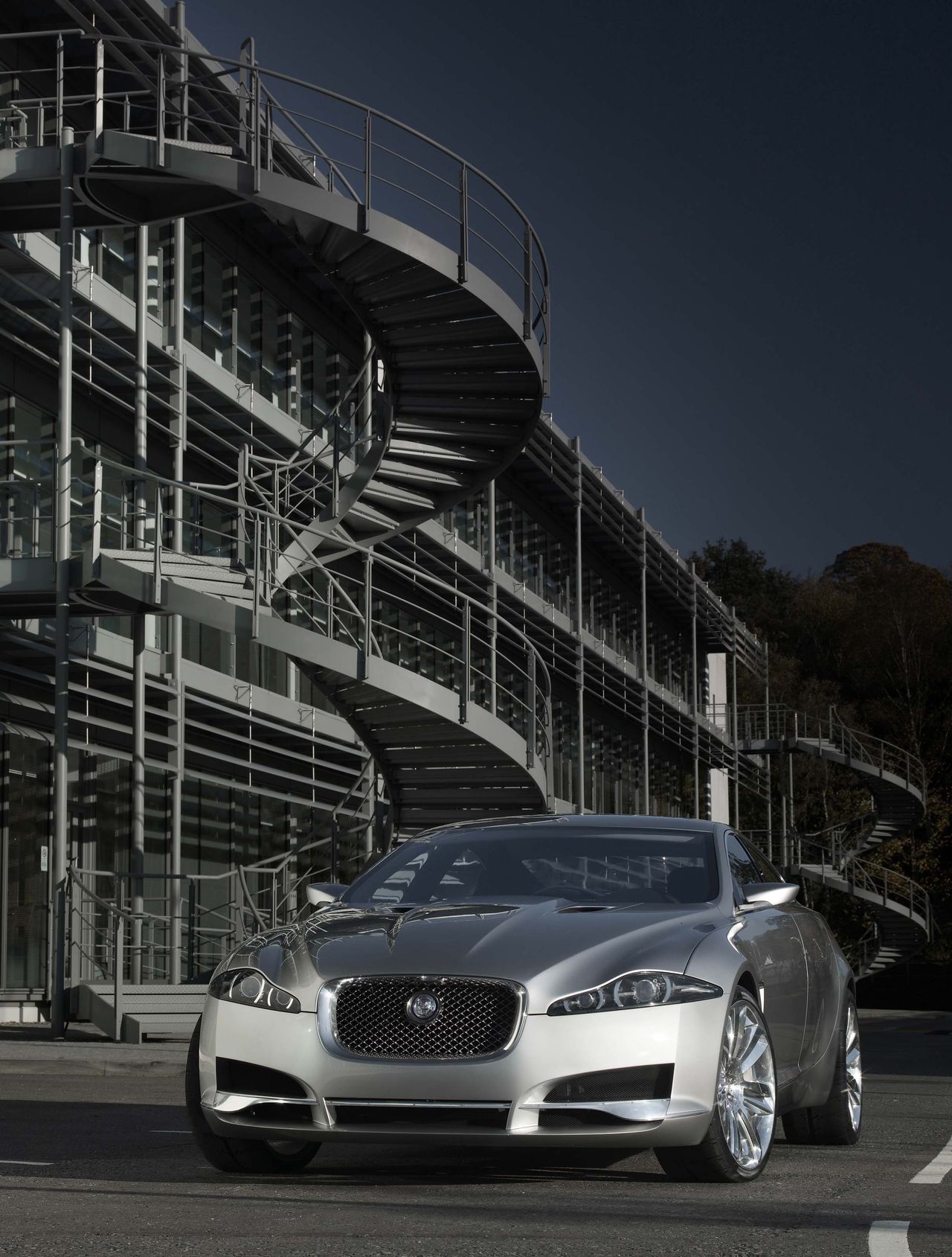 Officiellt: Jaguar C-XF