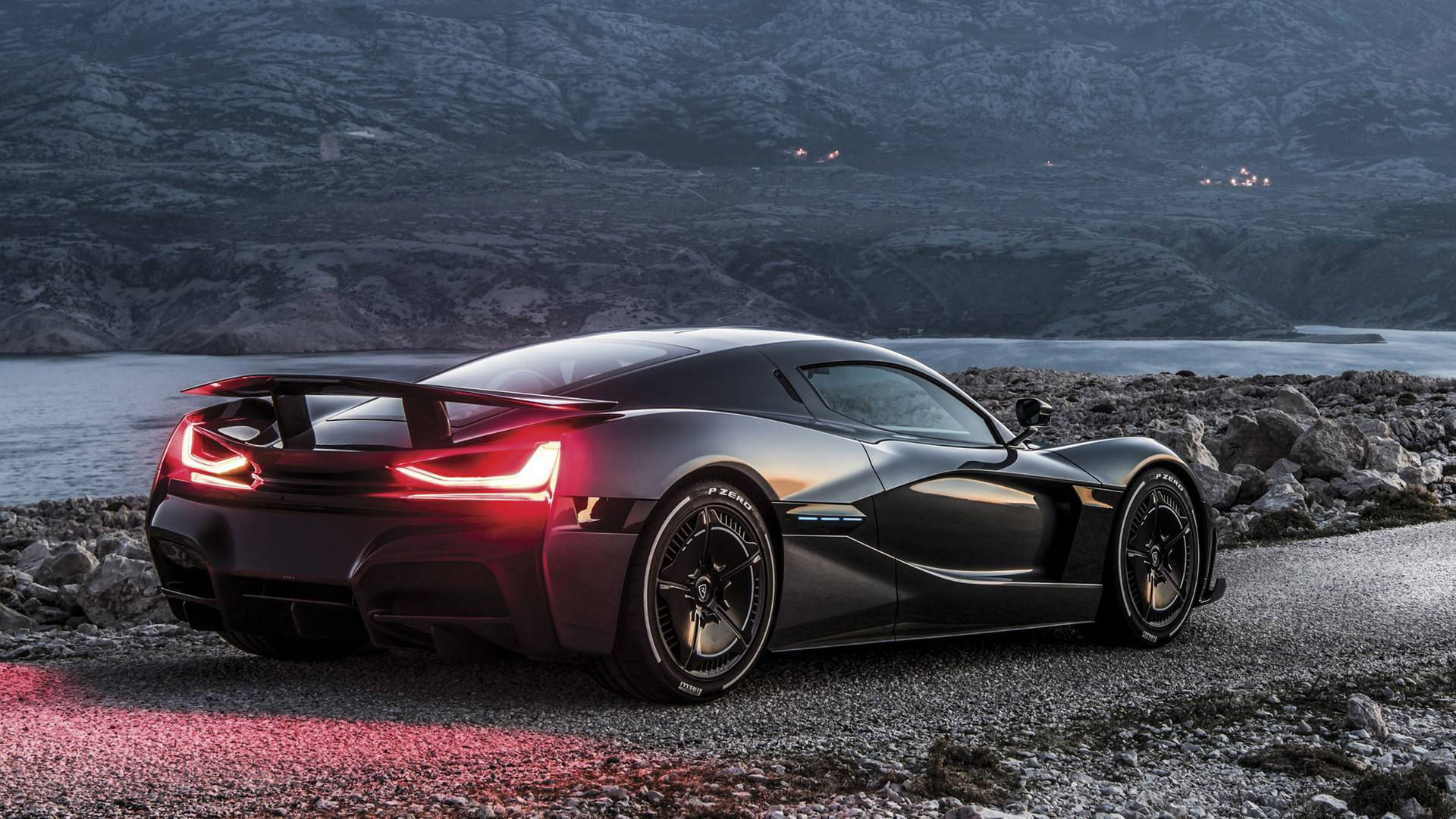 Produktionsversionen av Rimac C_Two visas i mars