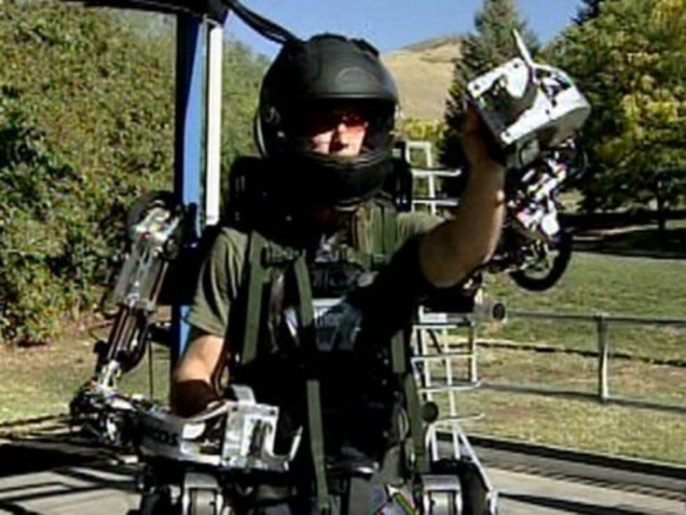 Exoskelett gör människor till Mecha-soldater