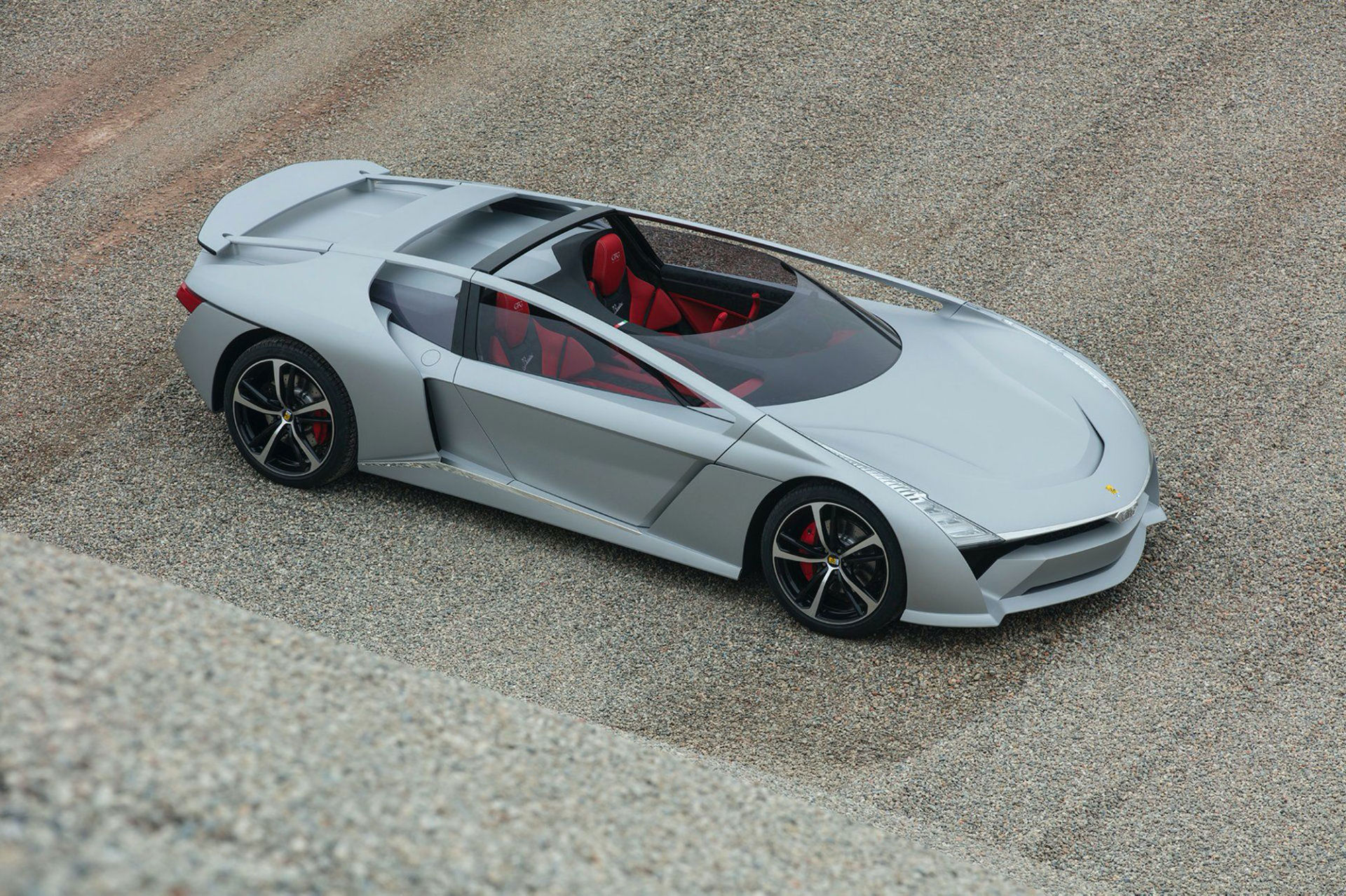 Skön design på Bandini Dora Barchetta EV