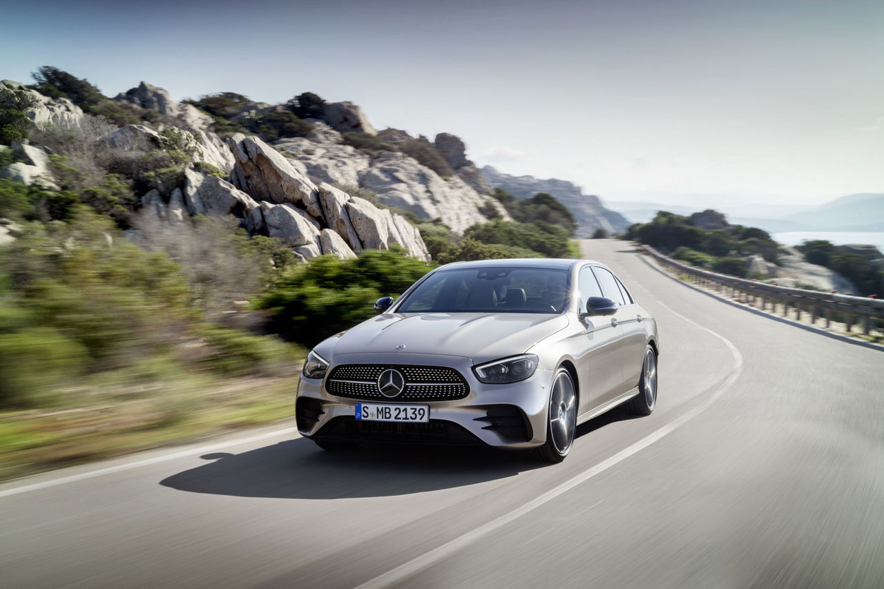 Mercedes lyfter E-Klass
