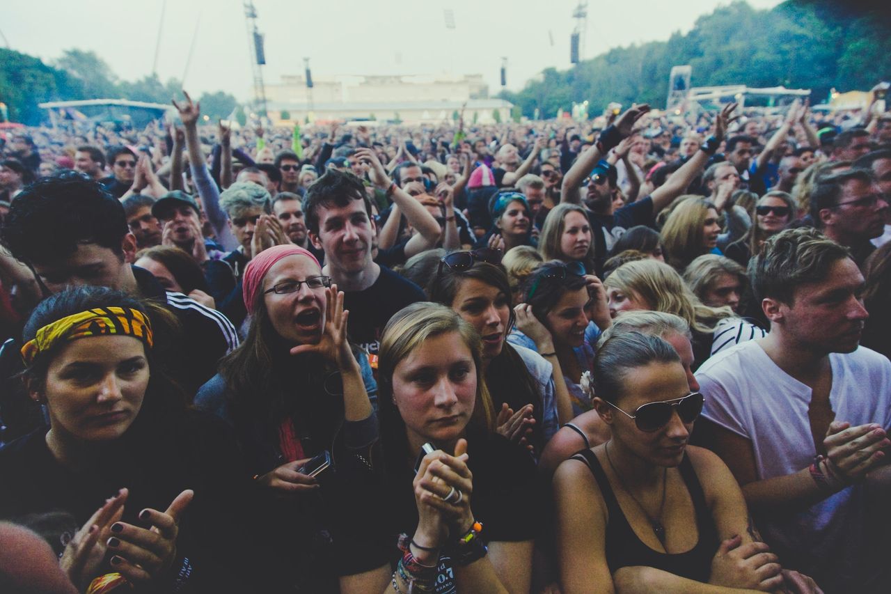 Sammankomster med över 50 personer stoppas