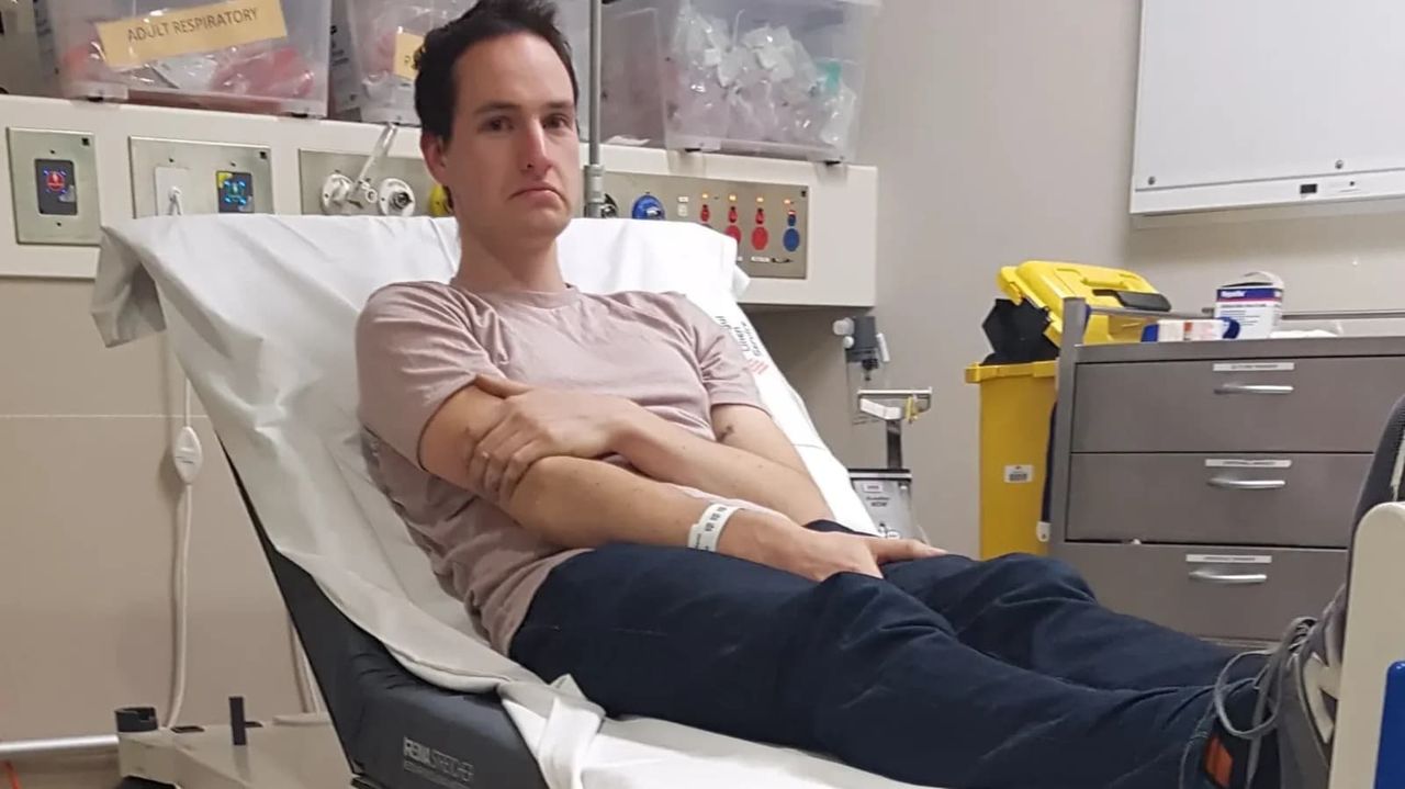 Man fick åka till sjukhus efter att ha utvecklat corona-manick