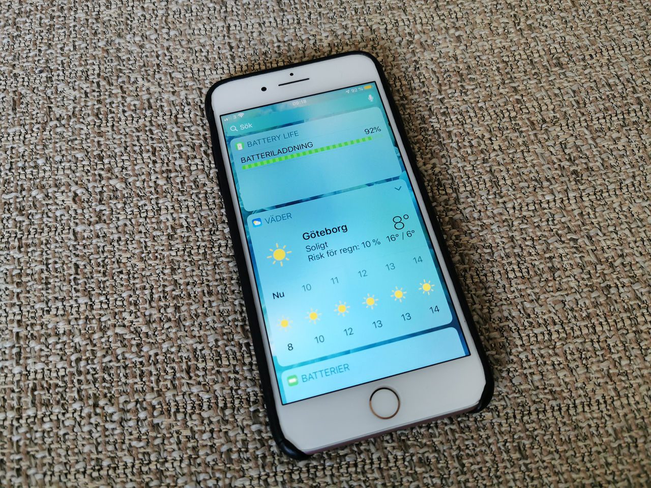 Placera widgets på hemskärmen och låsskärmen i iOS 