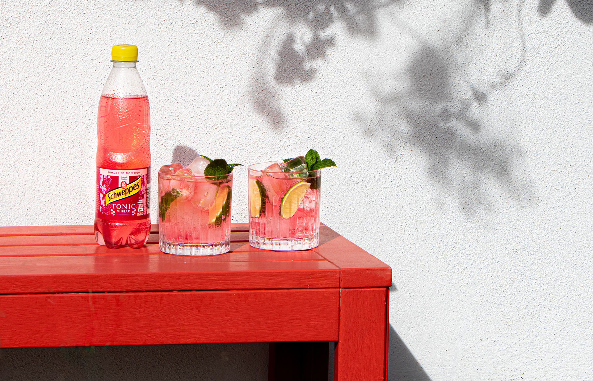 Två nya tonic-smaker från Schweppes