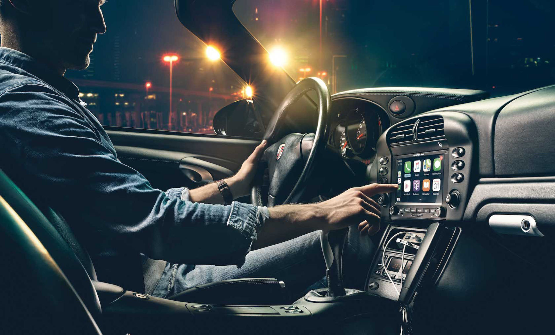 Porsche släpper CarPlay-system till gamla modeller