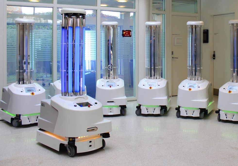 Robotar används för att desinficera sjukhus med UV-strålar