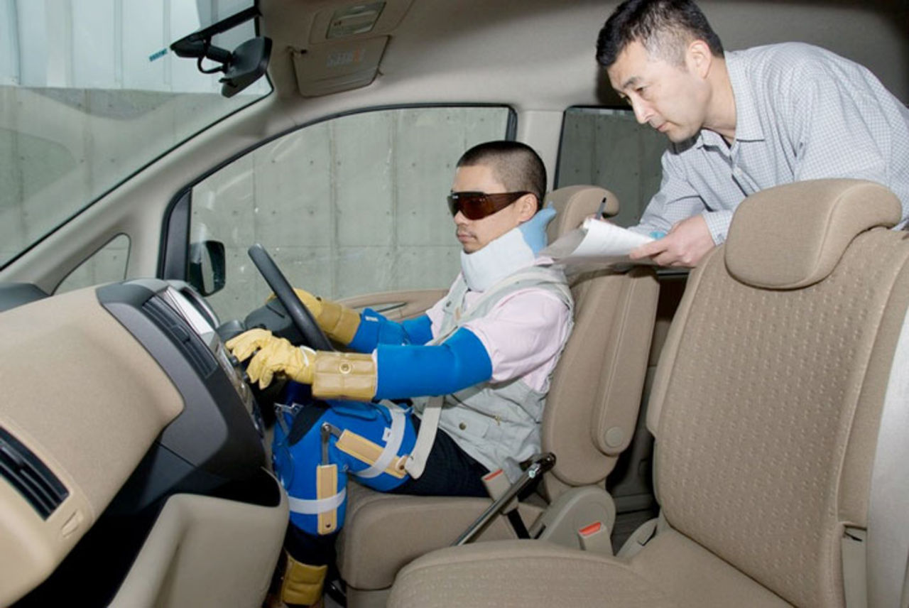 Nissan testar hur det är att vara gammal