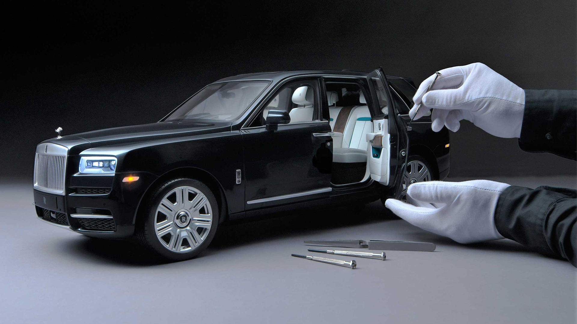 Rolls-Royce Cullinan i skala 1:8