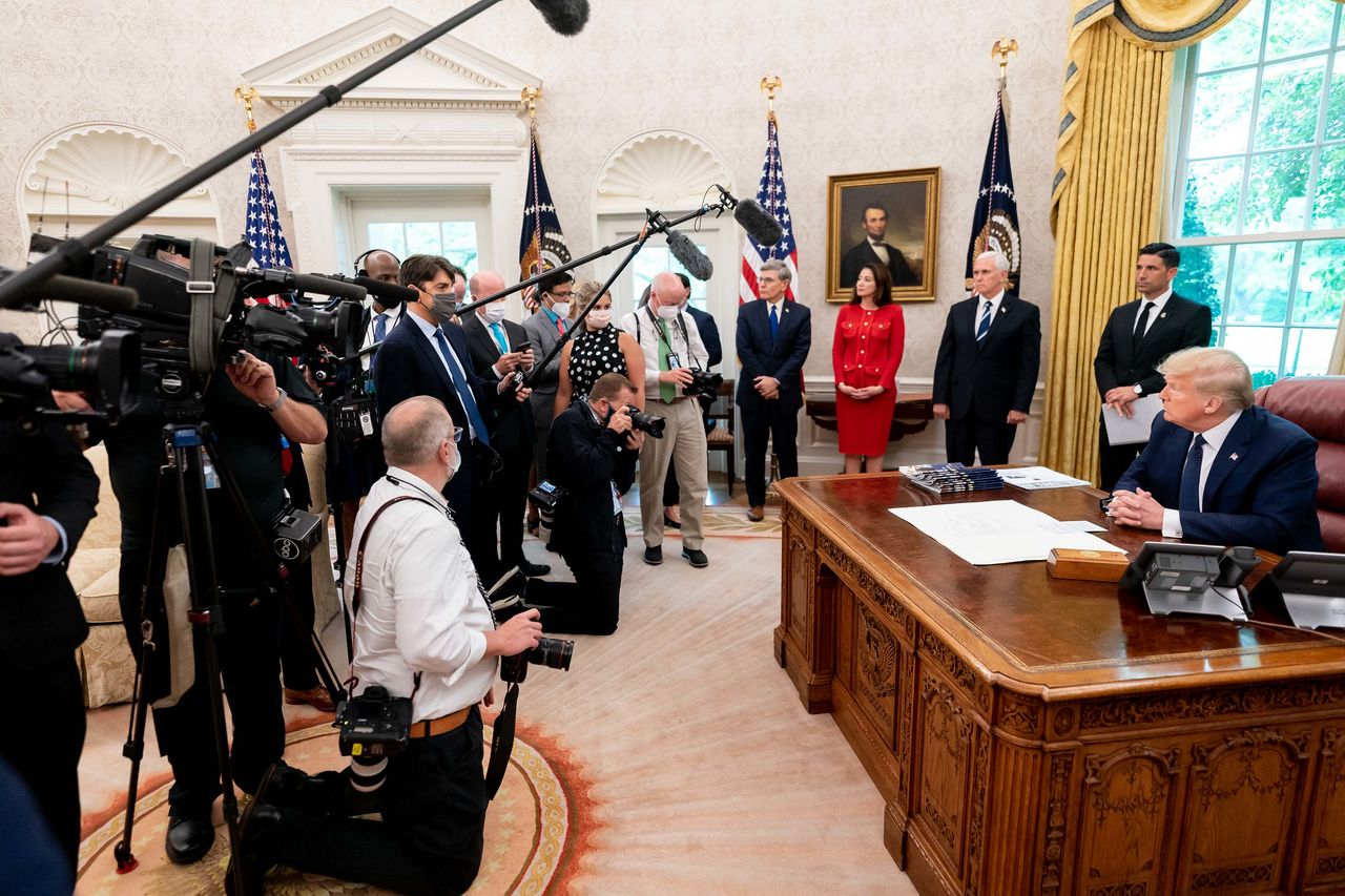 Trump undertecknar presidentorder för sociala medier