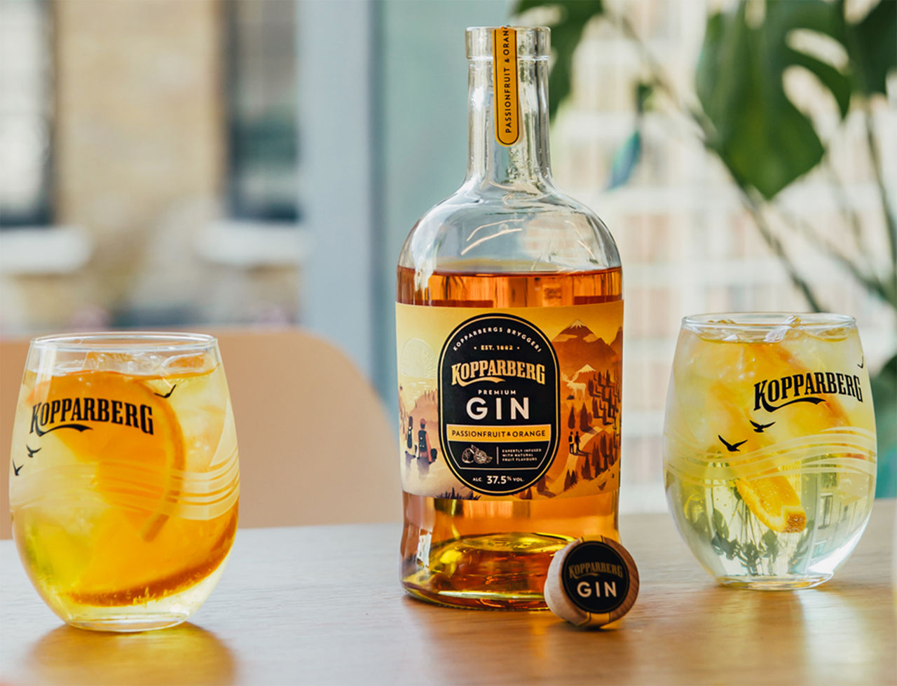 Gin med smak av passionsfrukt och apelsin