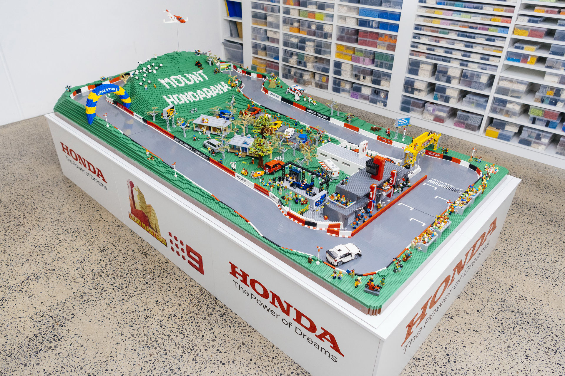 Racerbanan Mount Panorama Circuit i Lego
