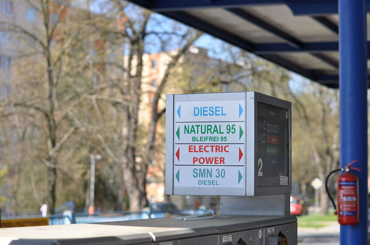 I Tyskland ska det finnas elbilsladdning på varje mack