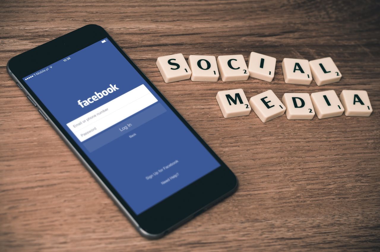 Facebook varnar vid delning av gamla artiklar