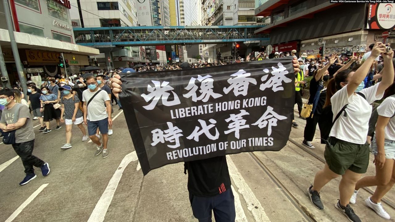 Facebook slutar lämna ut data till Hongkongs myndigheter