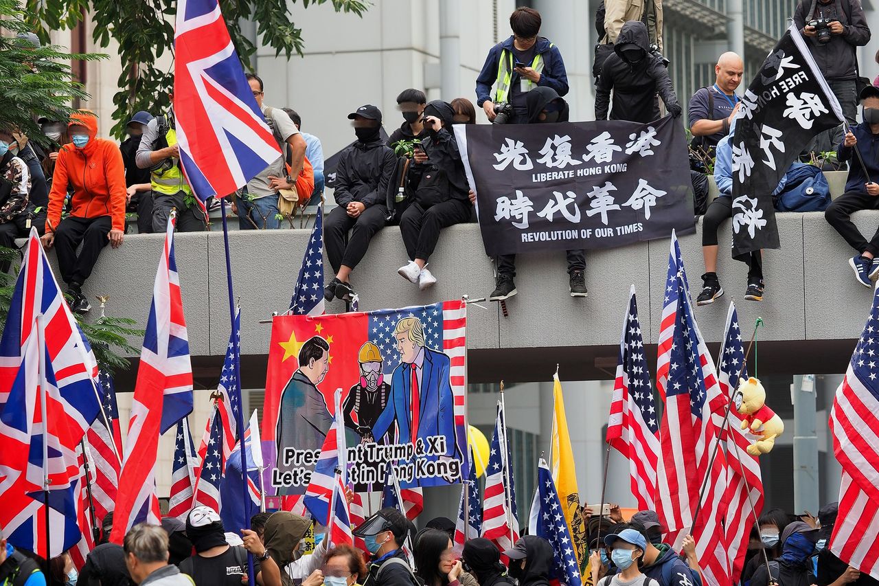 Även Google och Twitter slutar lämna ut data till Hongkong