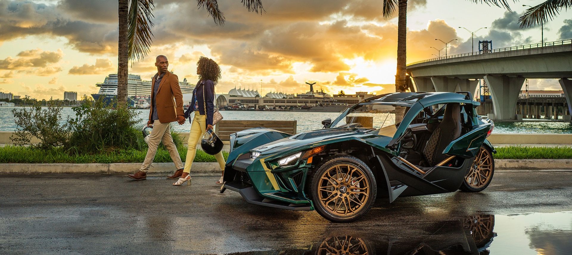 Nya Polaris Slingshot nu även med tak
