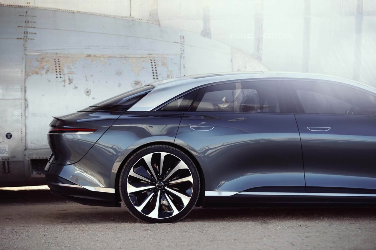 Lucid Air laddar 3,2 mil per minut