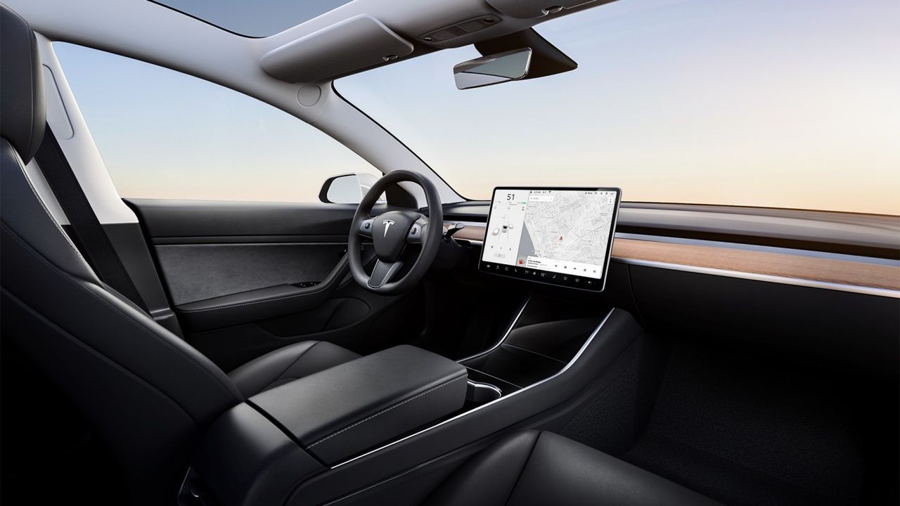 Tesla vill ha teknik som upptäcker barn som lämnats i varm bil