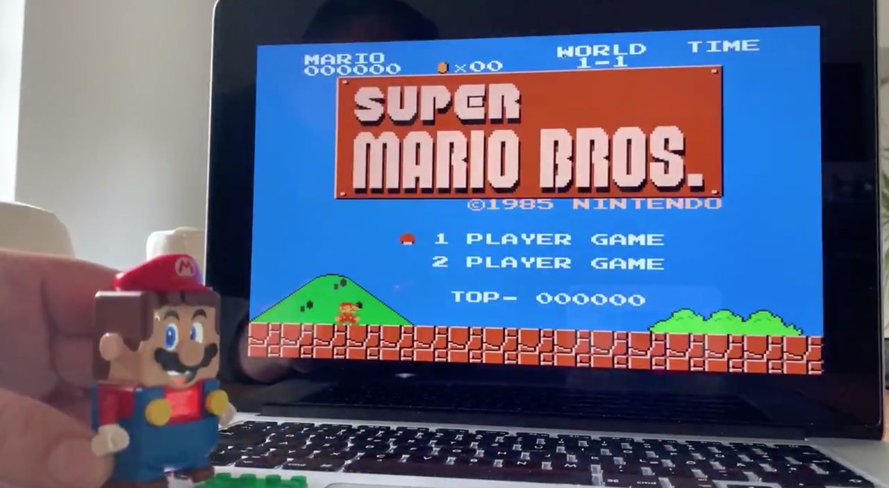 LEGO-Mario används för att styra Super Mario