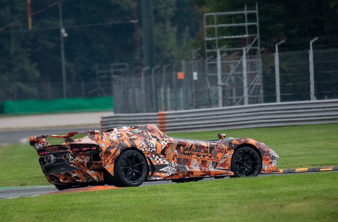 Lamborghini har taklös superbil på gång