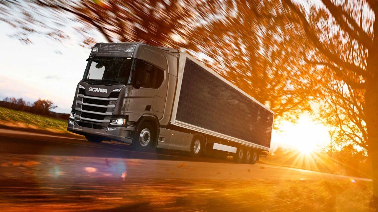 Scania testar släp med solceller på sig