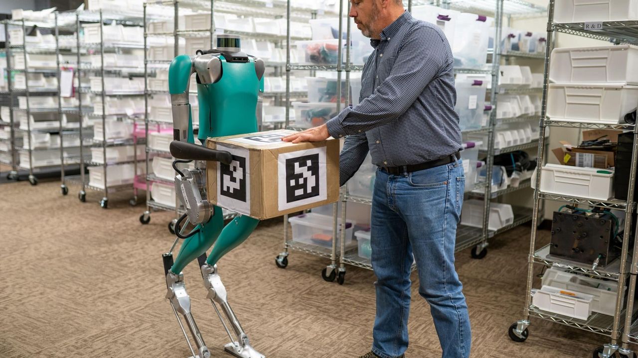 Roboten Digit ska arbeta sida vid sida med människor