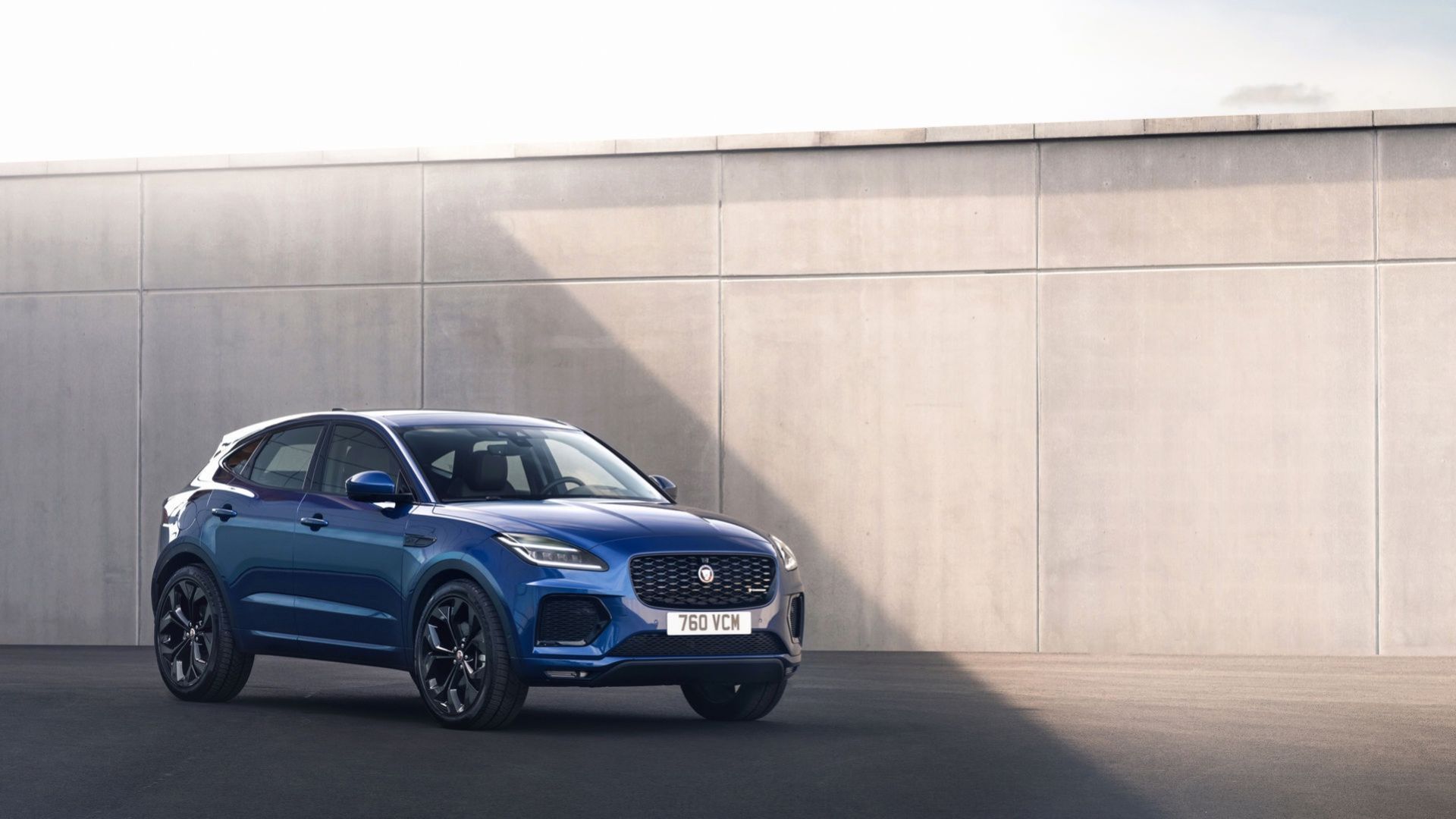 Jaguar lyfter E-Pace