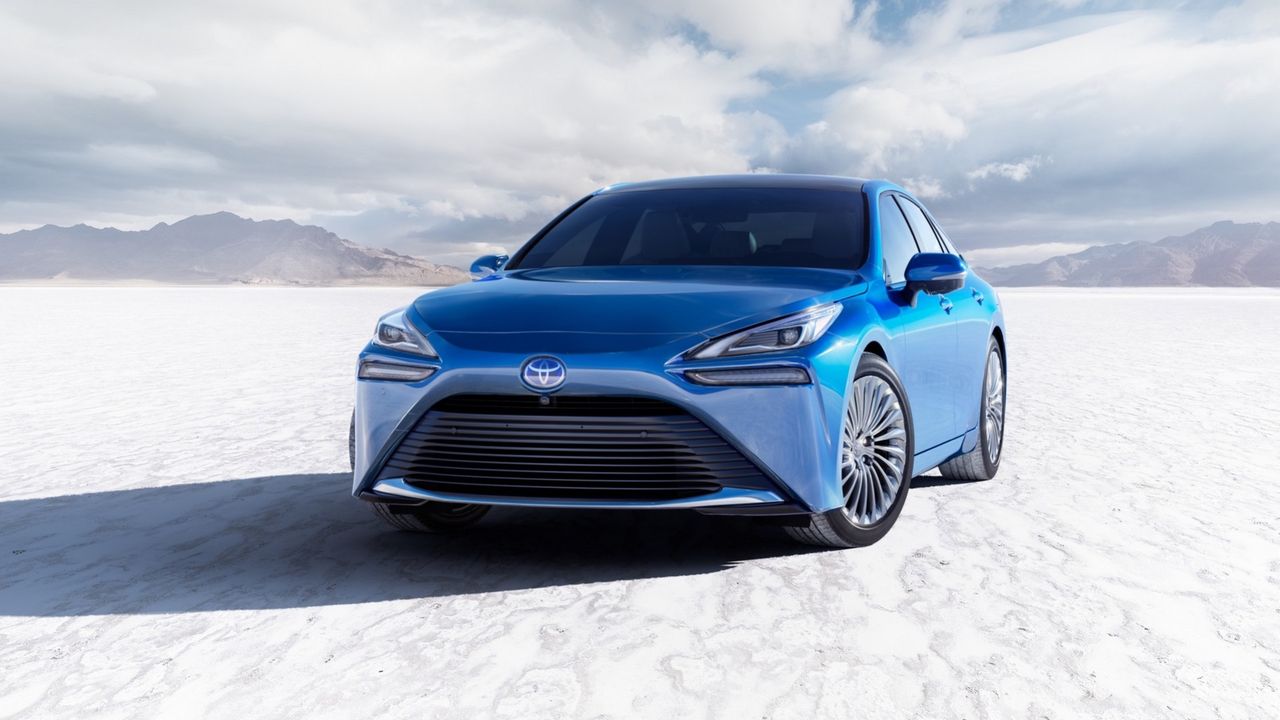 Nya Toyota Mirai i produktionsutförande